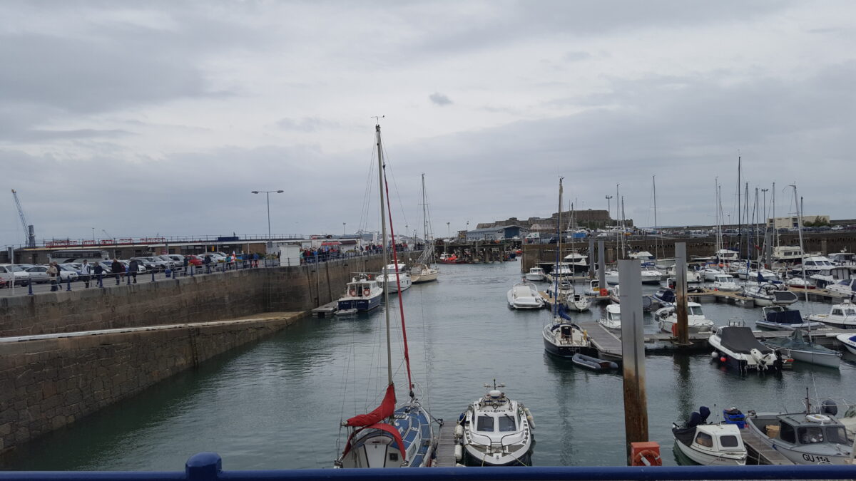 der Hafen von St. Peter Port