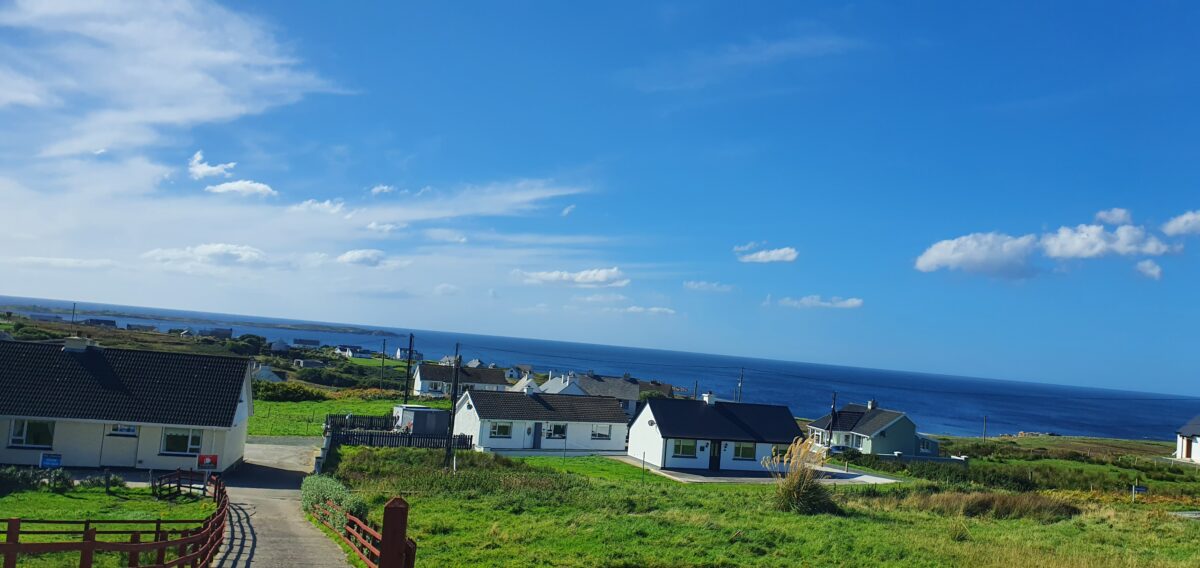 an der Nordküste entlang