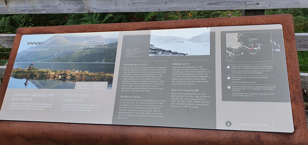 Infotafeln am Fjord