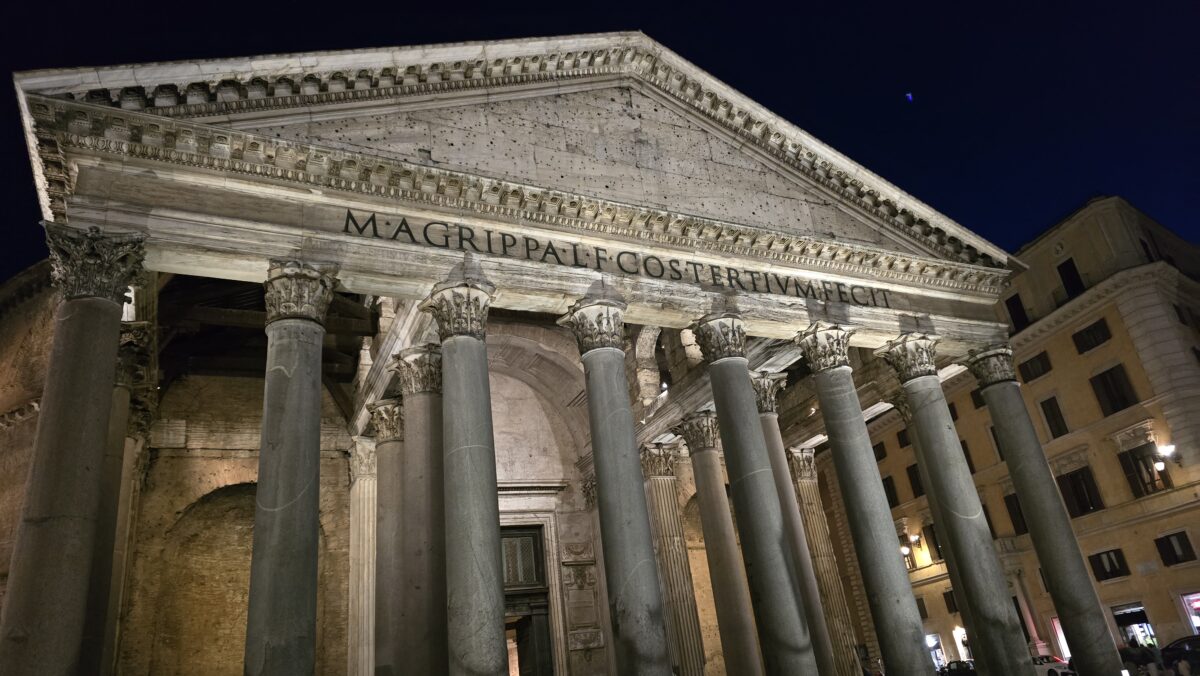 Pantheon bei Nacht