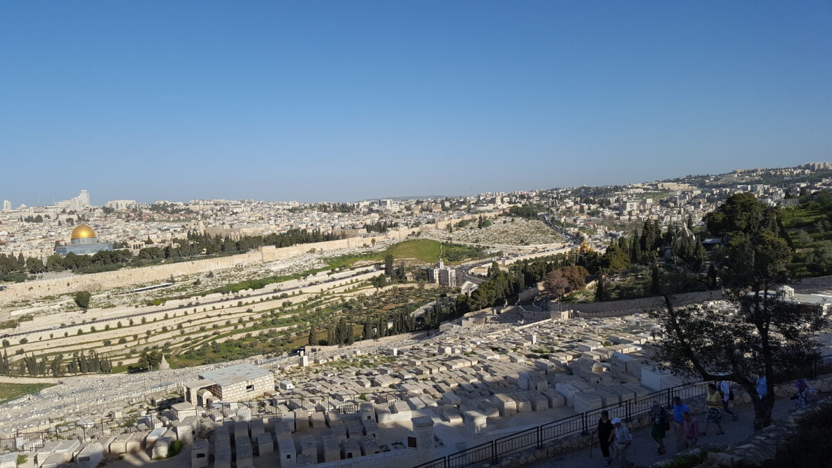 Von der Terrasse des Seven Arches Hotels