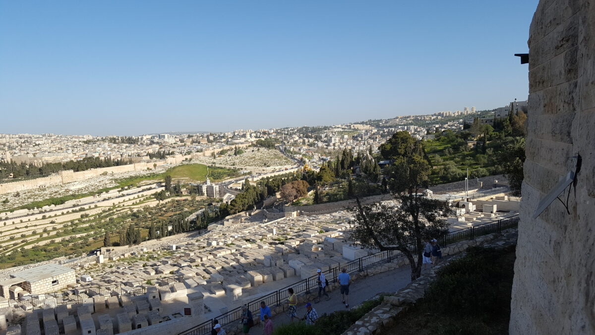 Von der Terrasse des Seven Arches Hotels