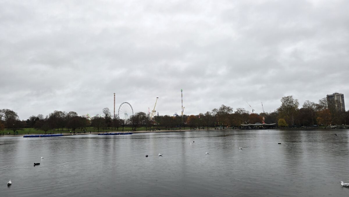 Serpentine- Winter Wonderland im Hintergrund