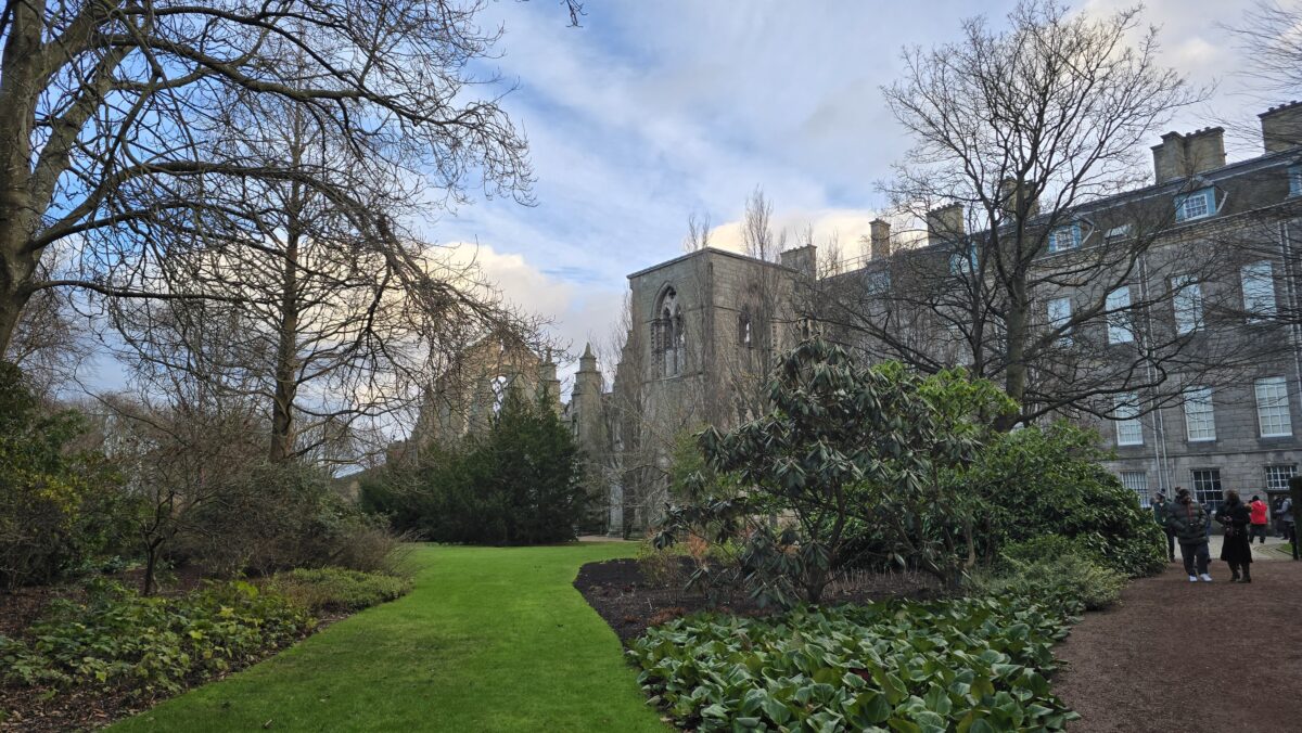 Bummel durch den Park am Palace of Holyrood House