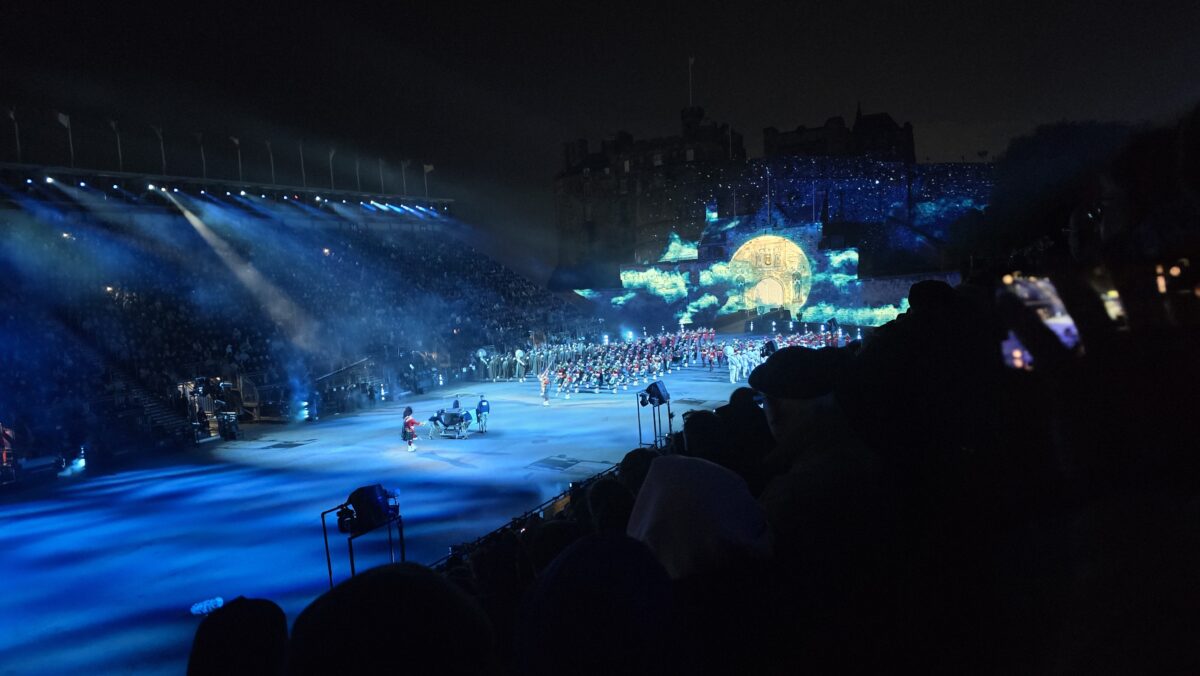 grandiose Bilder und Darbietungen beim Tattoo