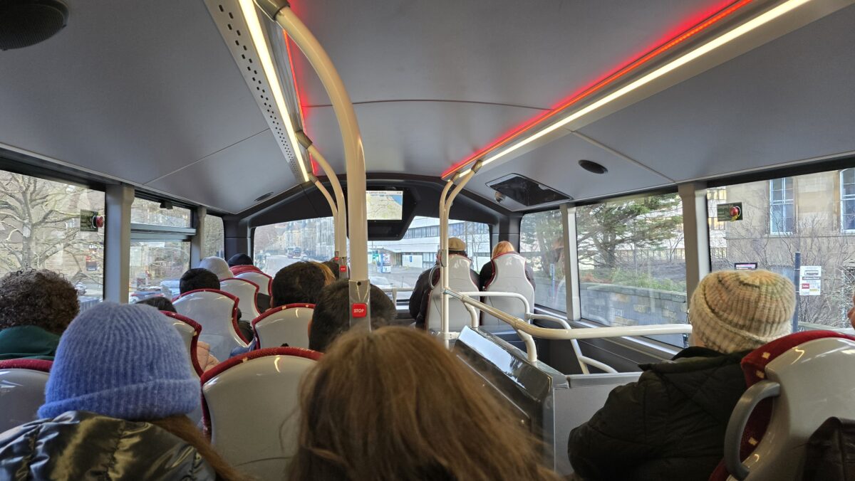 mit dem Bus unterwegs