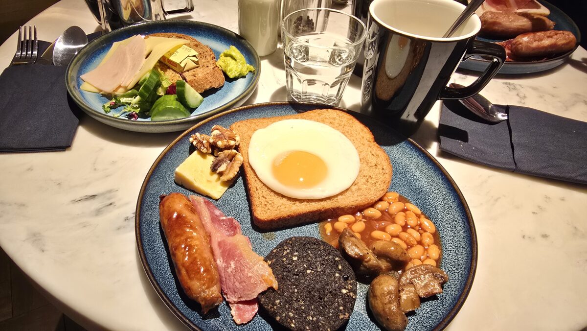 verwöhnt werden zum Frühstück